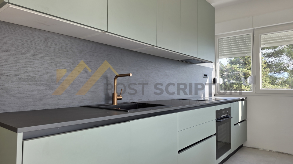 POGLED NA MORE, DUGOROČNO, MODERAN JEDNOSOBAN