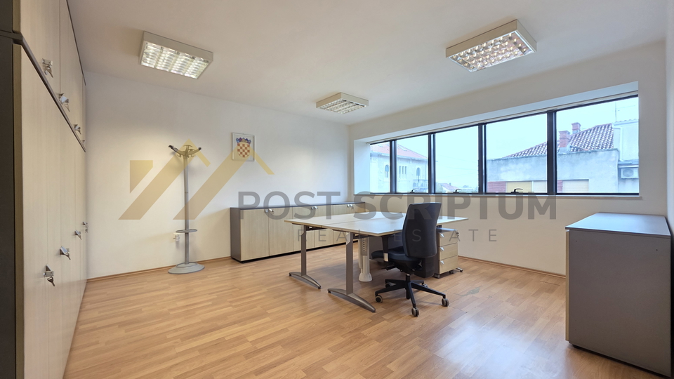 Commercial Property&comma; 22 m2&comma; For Rent&comma; Split - Grad