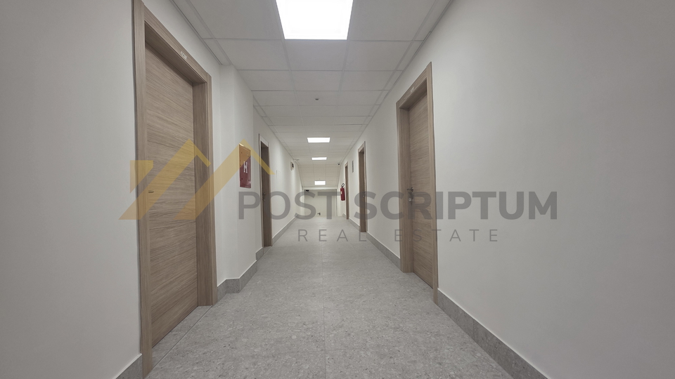 GRAD&comma; POSLOVNO-UREDSKI PROSTOR od 200m2