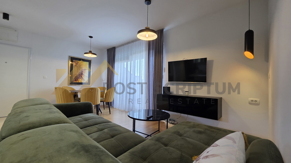 PODSTRANA&comma; PREKRASAN&comma; DVOSOBAN&comma; DUGOROCNO&comma; PARKING