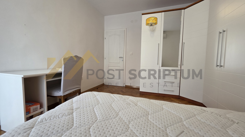 SPLIT 3&comma; KOMFORAN TROSOBAN S NAMJE&Scaron;TAJEM U CIJENI