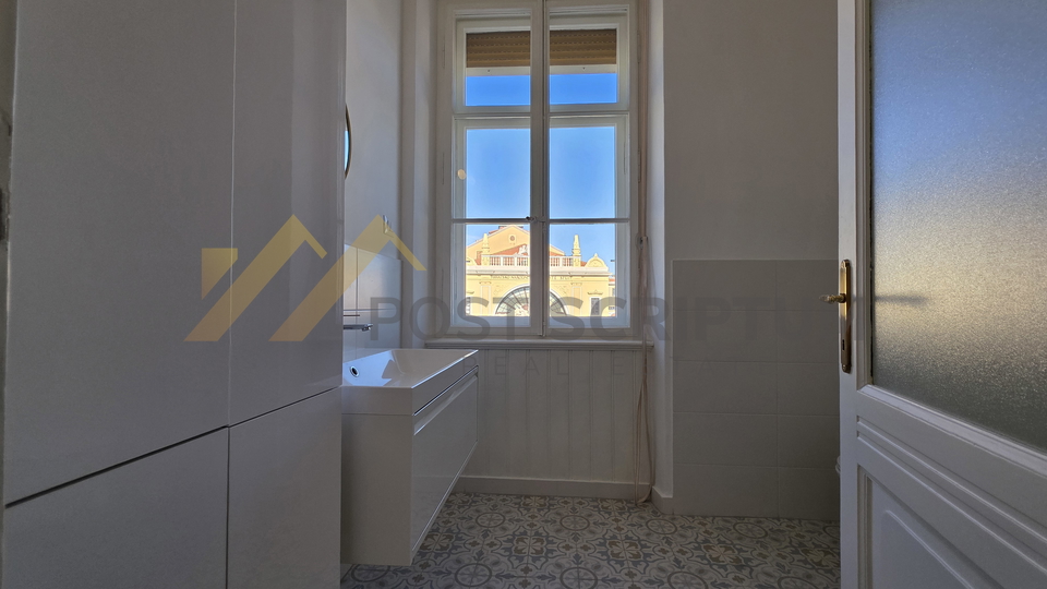 Commercial Property&comma; 34 m2&comma; For Rent&comma; Split - Grad