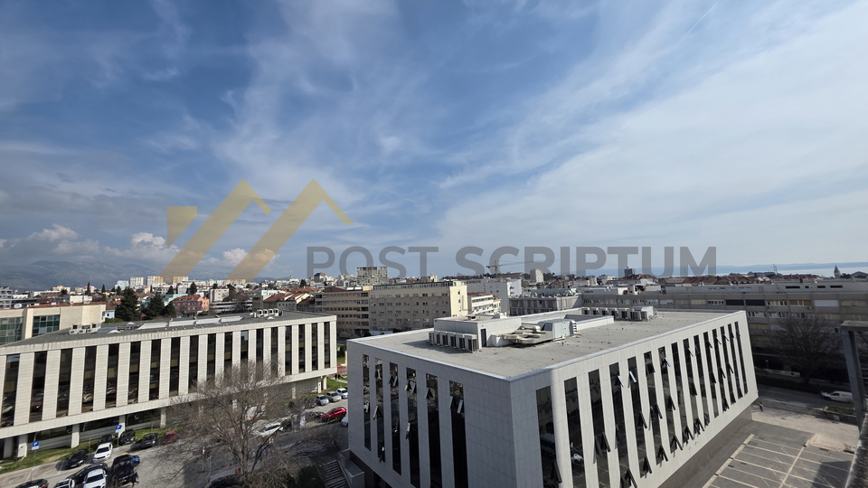 ZAKUP&comma; UREDSKI PROSTOR S TERASOM&comma; LOVRET