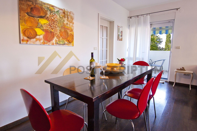 MARJAN, MODERN TWO BEDROOM APARTMENT WITH A PARKING PLACE