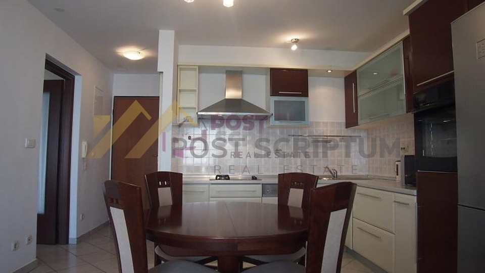 ŽNJAN, TWO BEDROOM, PARKING PLACE IN THE GARAGE