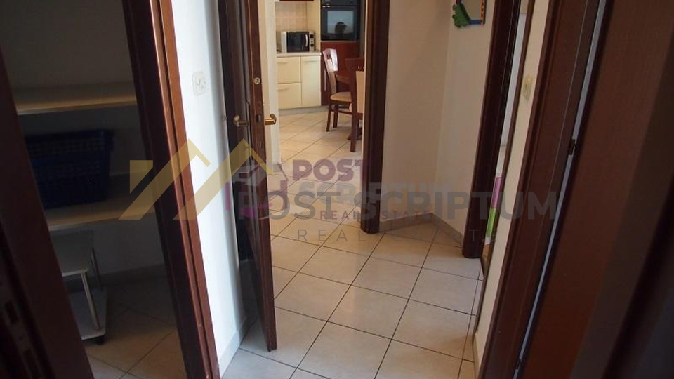 ŽNJAN, TWO BEDROOM, PARKING PLACE IN THE GARAGE