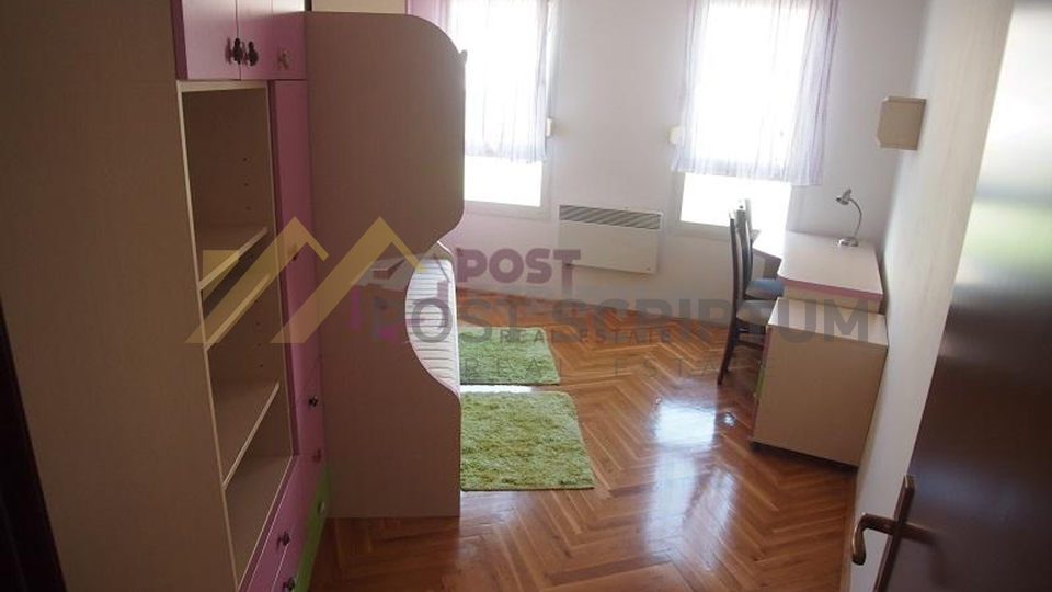 ŽNJAN, TWO BEDROOM, PARKING PLACE IN THE GARAGE