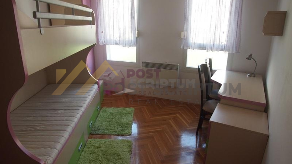 ŽNJAN, TWO BEDROOM, PARKING PLACE IN THE GARAGE