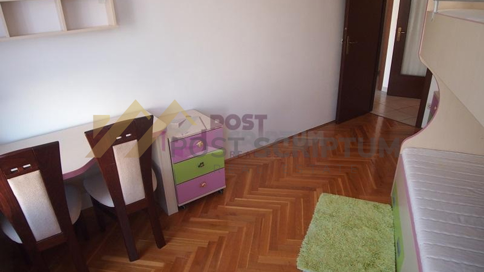 ŽNJAN, TWO BEDROOM, PARKING PLACE IN THE GARAGE