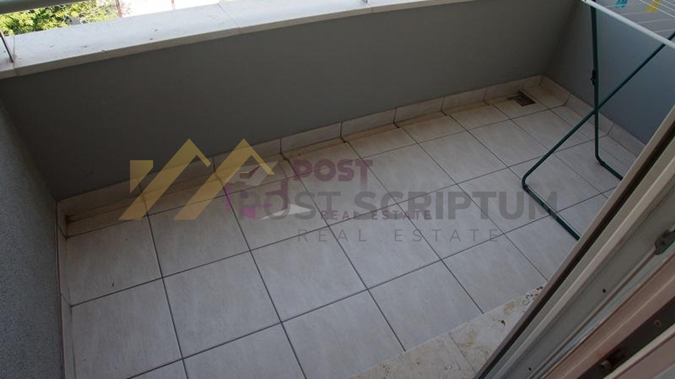 ŽNJAN, TWO BEDROOM, PARKING PLACE IN THE GARAGE