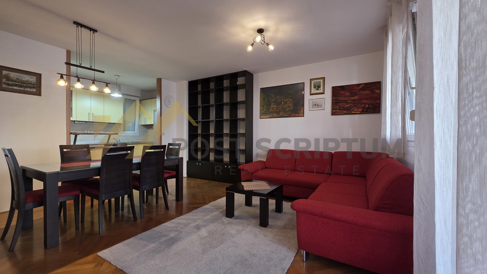 BRODARICA&comma; KOMFORAN TROSOBAN S PARKINGOM&comma; DUGORO&Ccaron;NO