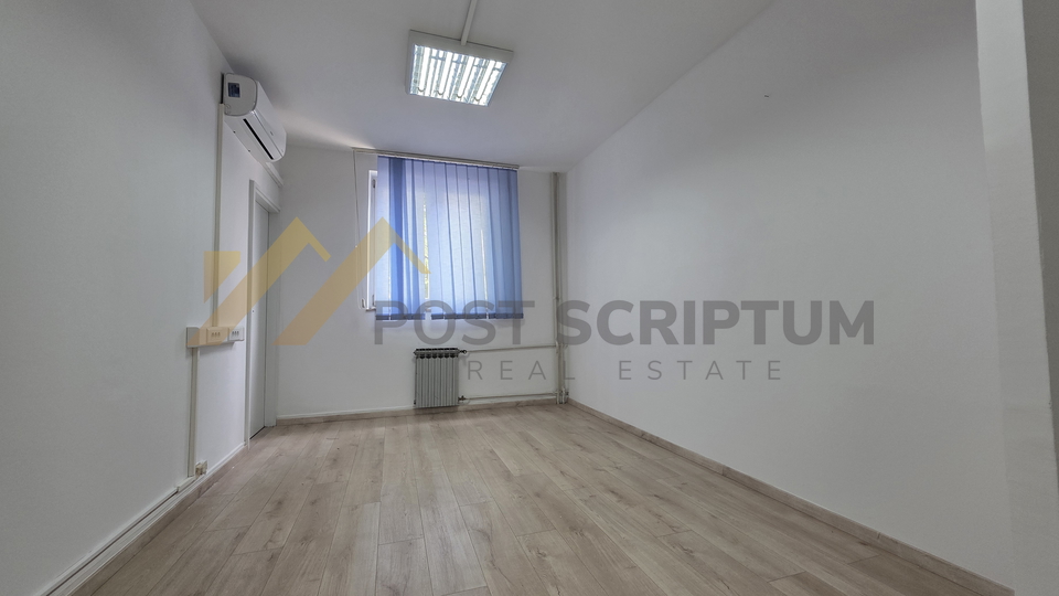 PLOKITE&comma; UREDSKI PROSTOR&comma; HOTEL DUJAM