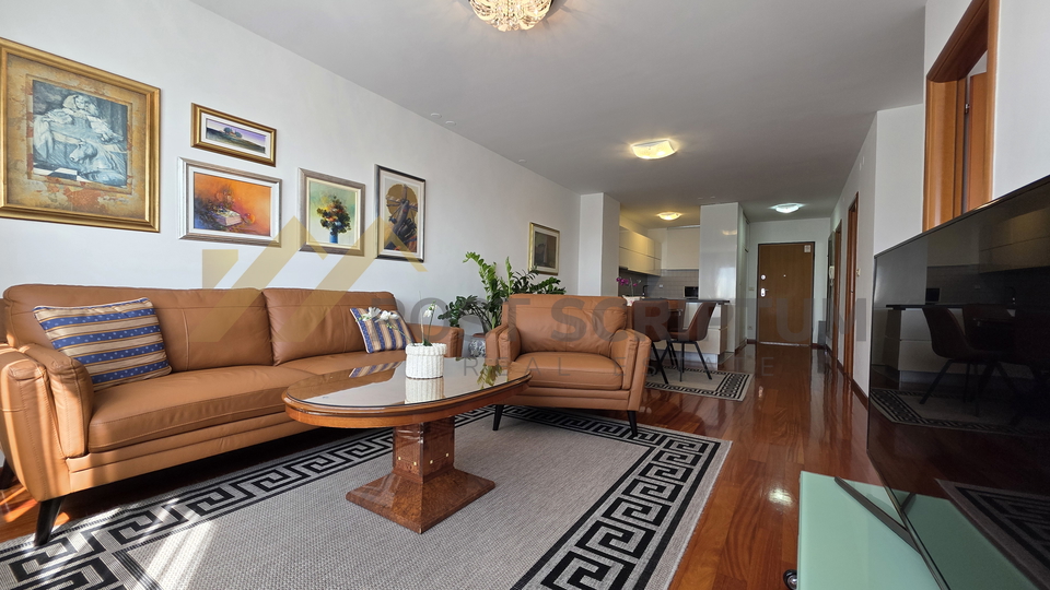 FIRULE&comma; BEAUTIFUL COMFORTABLE TWO BEDROOM APARTMENT