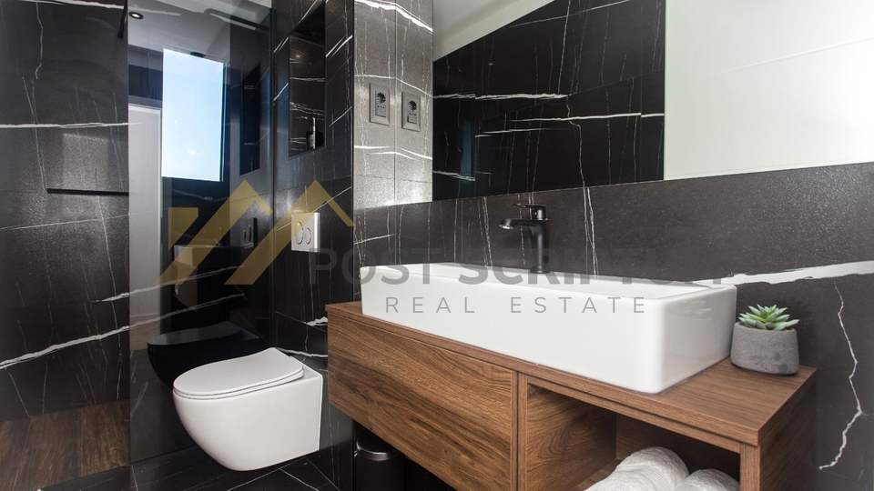 KASTEL KAMBELOVAC, MODERN HOUSE FOR RENT, SWIMMING POOL