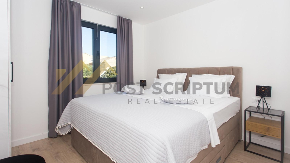 KASTEL KAMBELOVAC, MODERN HOUSE FOR RENT, SWIMMING POOL