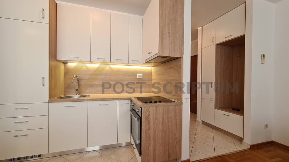 TWO BEDROOM APARTMENT NEAR THE SEA&comma; GARAGE