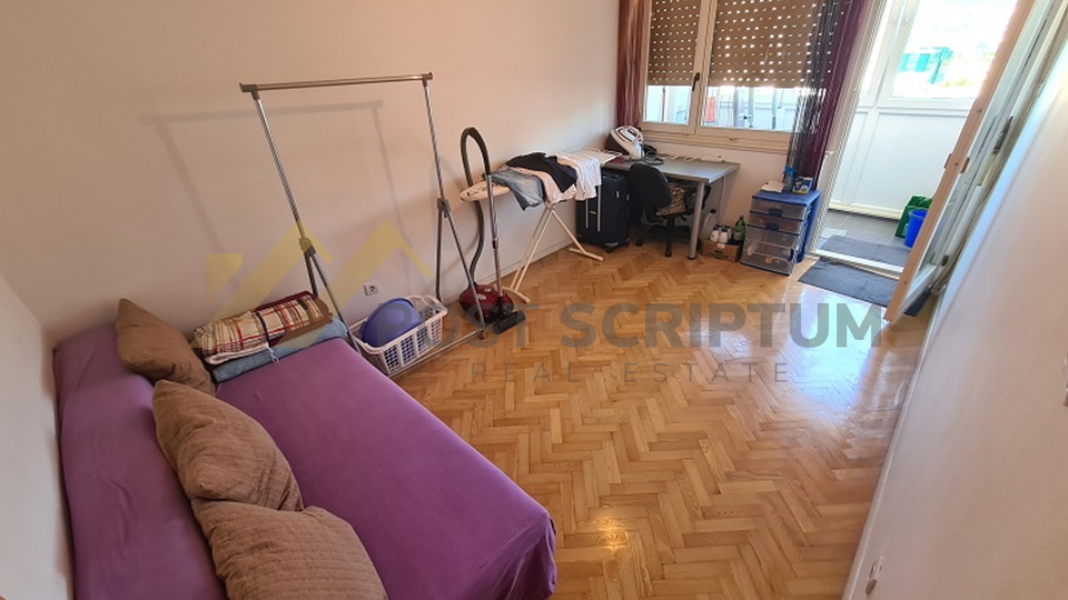 KMAN, RENOVATED TWO BEDROOM APARTMENT WITH FURNITURE INCLUDED IN THE PRICE