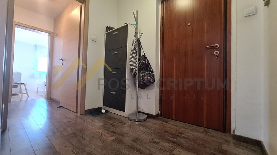 KMAN, RENOVATED TWO BEDROOM APARTMENT WITH FURNITURE INCLUDED IN THE PRICE