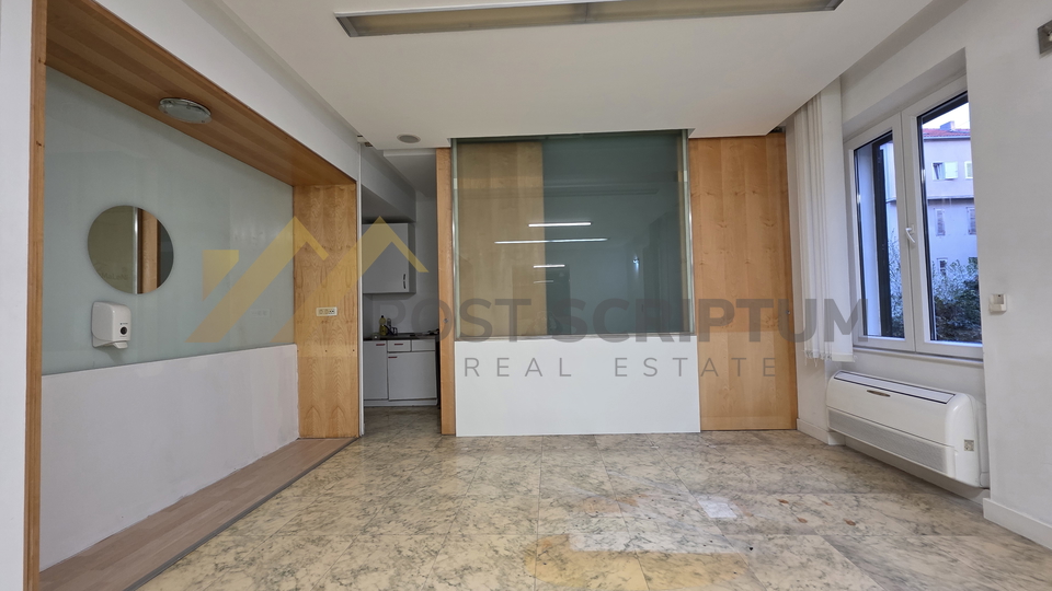 ZVONIMIROVA&comma; POSLOVNI PROSTOR&comma; 80M2&comma; 1&period;KAT