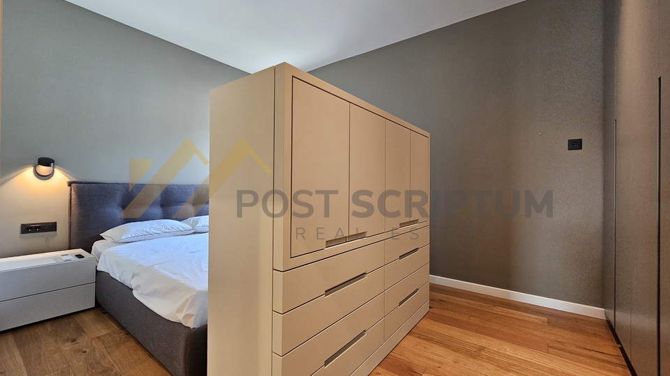 LUKSUZAN TROSOBAN&comma; DVIJE ETA&Zcaron;E&comma; DVA PARKING MJESTA&comma; JACUZZI&comma; DUGORO&Ccaron;NO od 1&period;5&period;2026&period;g&period;