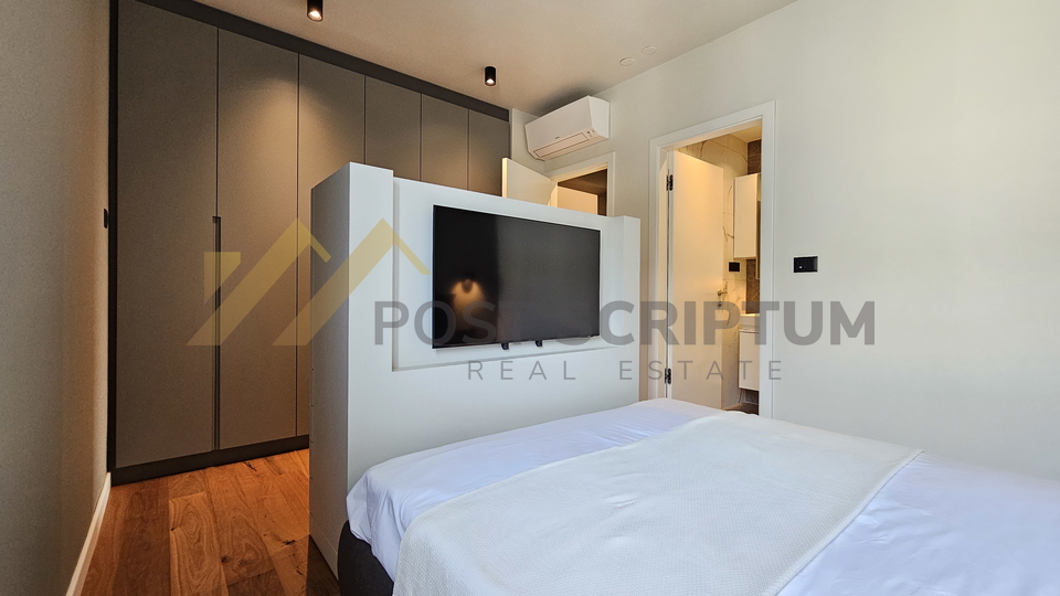 LUKSUZAN TROSOBAN&comma; DVIJE ETA&Zcaron;E&comma; DVA PARKING MJESTA&comma; JACUZZI&comma; DUGORO&Ccaron;NO od 1&period;5&period;2026&period;g&period;