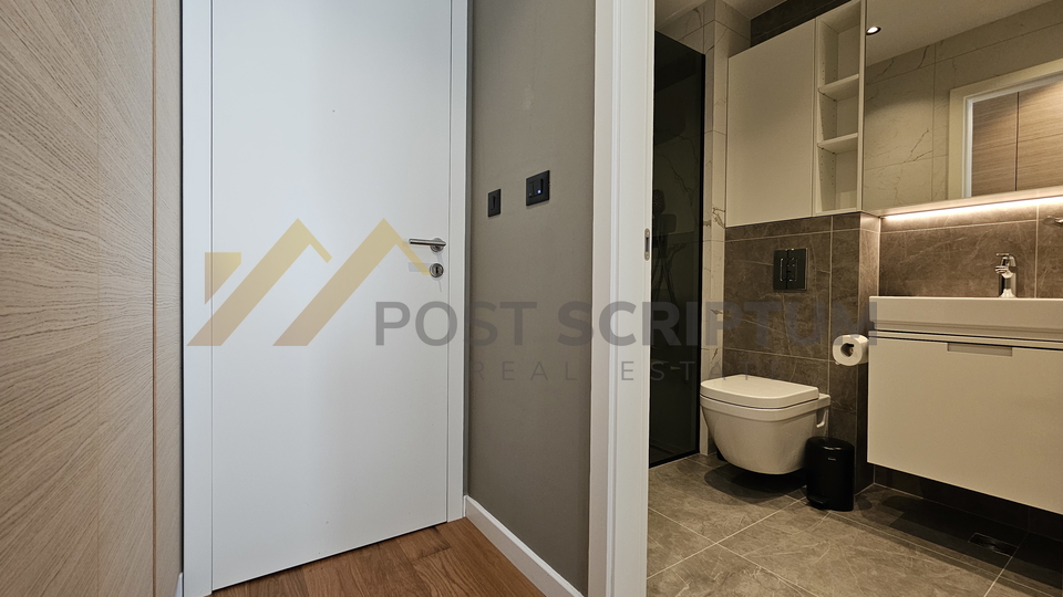 LUKSUZAN TROSOBAN&comma; DVIJE ETA&Zcaron;E&comma; DVA PARKING MJESTA&comma; JACUZZI&comma; DUGORO&Ccaron;NO od 1&period;5&period;2026&period;g&period;