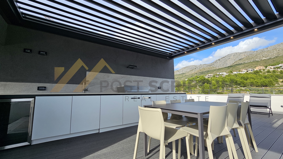 LUKSUZAN TROSOBAN&comma; DVIJE ETA&Zcaron;E&comma; DVA PARKING MJESTA&comma; JACUZZI&comma; DUGORO&Ccaron;NO od 1&period;5&period;2026&period;g&period;