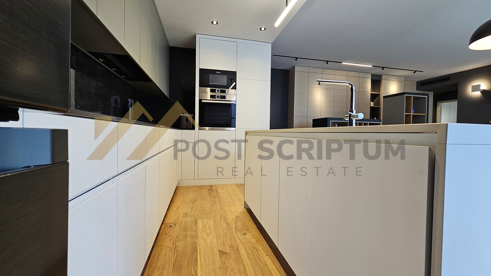 LUKSUZAN TROSOBAN&comma; DVIJE ETA&Zcaron;E&comma; DVA PARKING MJESTA&comma; JACUZZI&comma; DUGORO&Ccaron;NO od 1&period;5&period;2026&period;g&period;