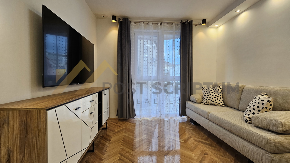 TROGIR, MODERN ONE-ROOM, FIRST MOVE IN, LONG TERM