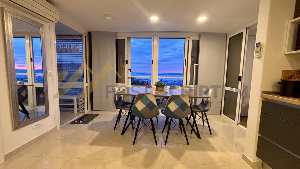 KA&Scaron;TEL STARI&comma; KU&Cacute;A S OKU&Cacute;NICOM OD 700M2&comma; VANJSKI PARKING