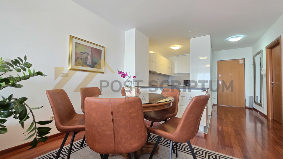 FIRULE&comma; BEAUTIFUL COMFORTABLE TWO BEDROOM APARTMENT