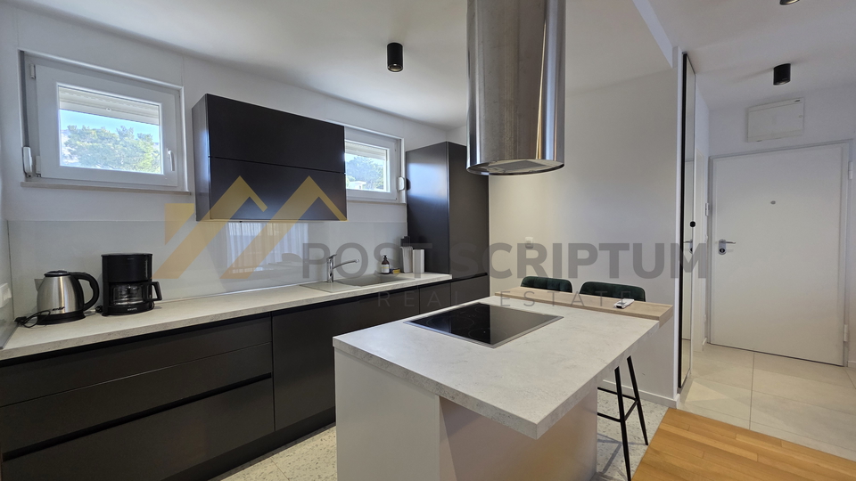 PODSTRANA&comma; PREKRASAN&comma; DVOSOBAN&comma; DUGOROCNO&comma; PARKING