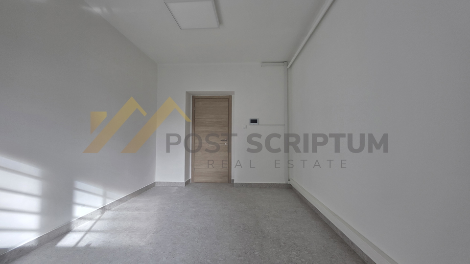 GRAD&comma; POSLOVNO-UREDSKI PROSTOR od 200m2