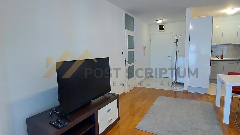 ZENTA, THREE BEDROOM APARTMENT BY THE SEA, LONG-TERM RENT