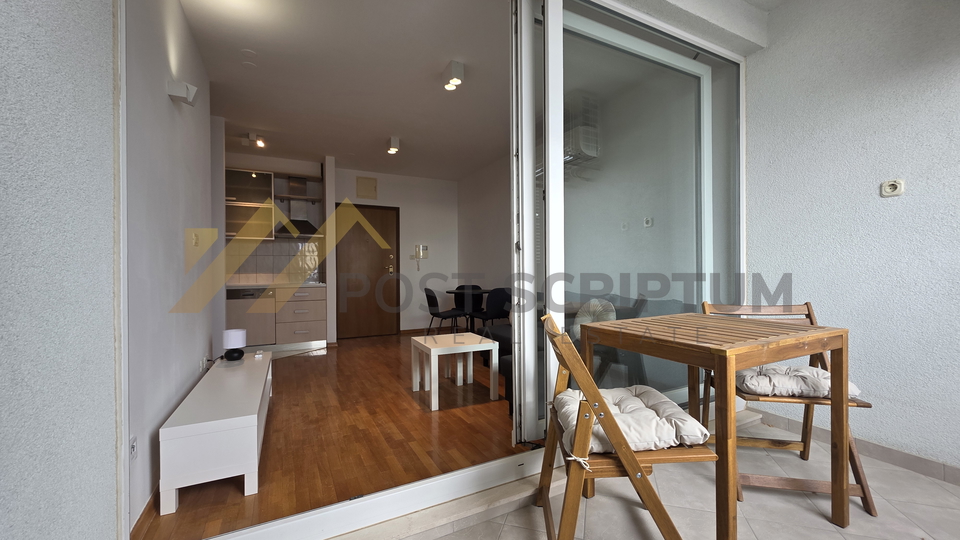 &Zcaron;NJAN&comma; JEDNOSOBAN S POGLEDOM NA MORE&comma; DUGORO&Ccaron;NO