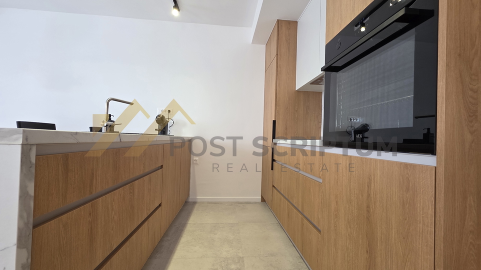 Apartment, 98 m2, For Rent, Makarska