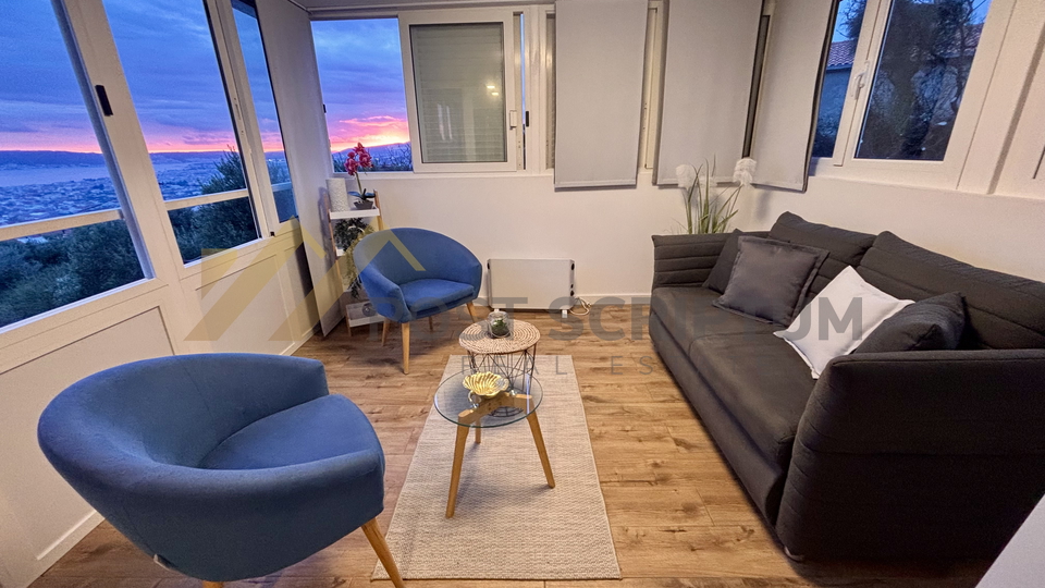 KA&Scaron;TEL STARI&comma; KU&Cacute;A S OKU&Cacute;NICOM OD 700M2&comma; VANJSKI PARKING