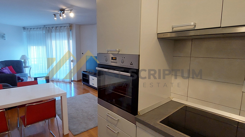 ZENTA, THREE BEDROOM APARTMENT BY THE SEA, LONG-TERM RENT