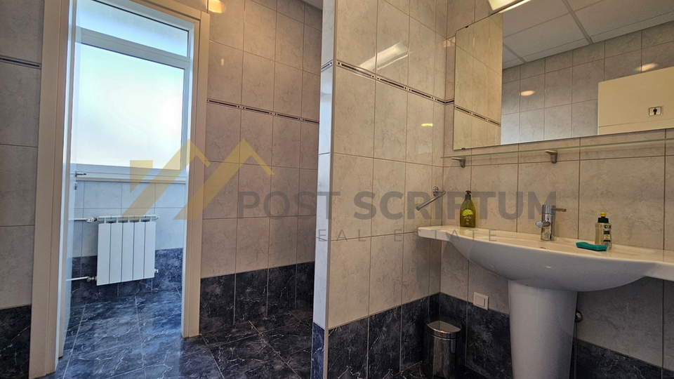 Commercial Property&comma; 22 m2&comma; For Rent&comma; Split - Grad