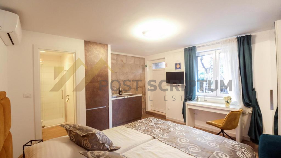 VARO&Scaron;&comma; STUDIO APARTMAN S TERASOM&comma; RE&Zcaron;IJE U CIJENI