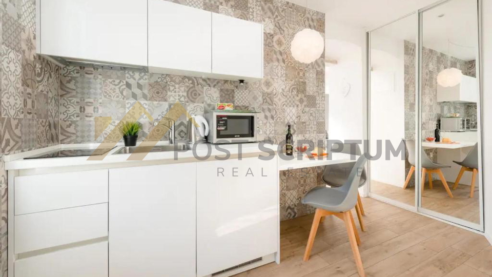 JEDNOSOBAN APARTMAN&comma; RE&Zcaron;IJE U CIJENI