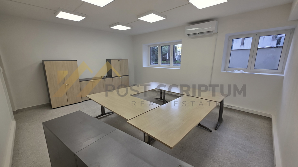 GRAD&comma; POSLOVNO-UREDSKI PROSTOR od 200m2