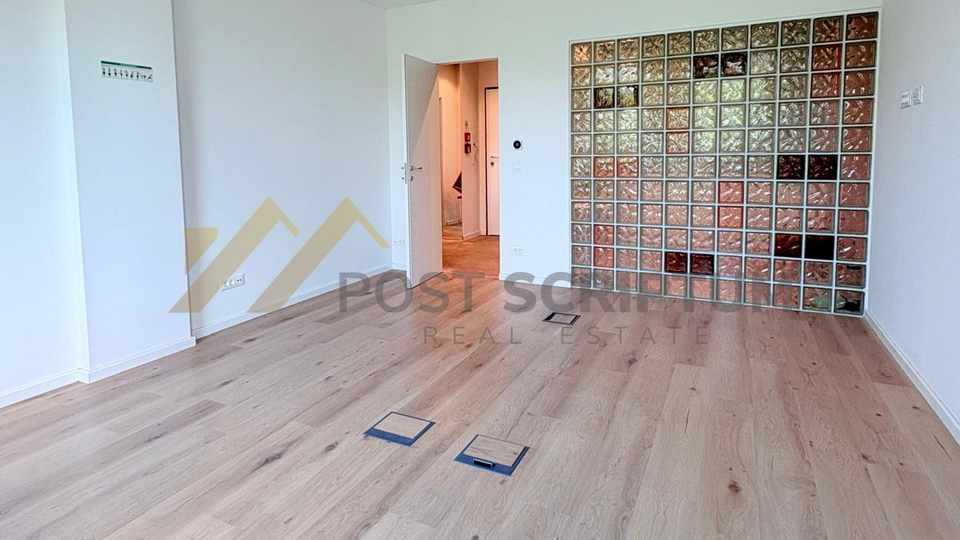 BUSINESS SPACE of 63sqm&comma; ATTRACTIVE LOCATION