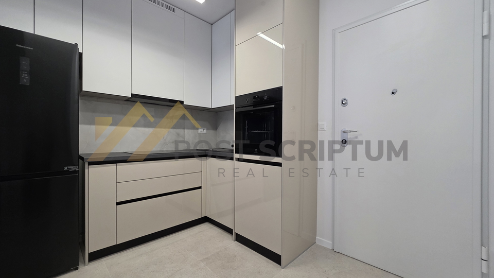 SIROBUJA&comma; ONE BEDROOM&comma; PARKING&comma; FIRST MOVE IN&comma; LONG TERM