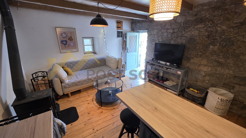 PRIVOR&comma; VIKEND KU&Cacute;A NA KAT S KONOBOM i VRTOM