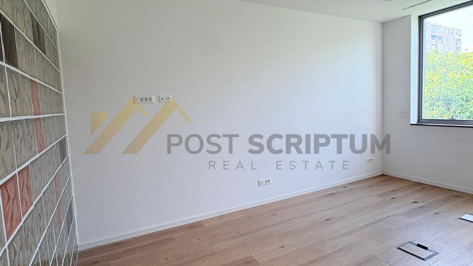 BUSINESS SPACE of 63sqm&comma; ATTRACTIVE LOCATION