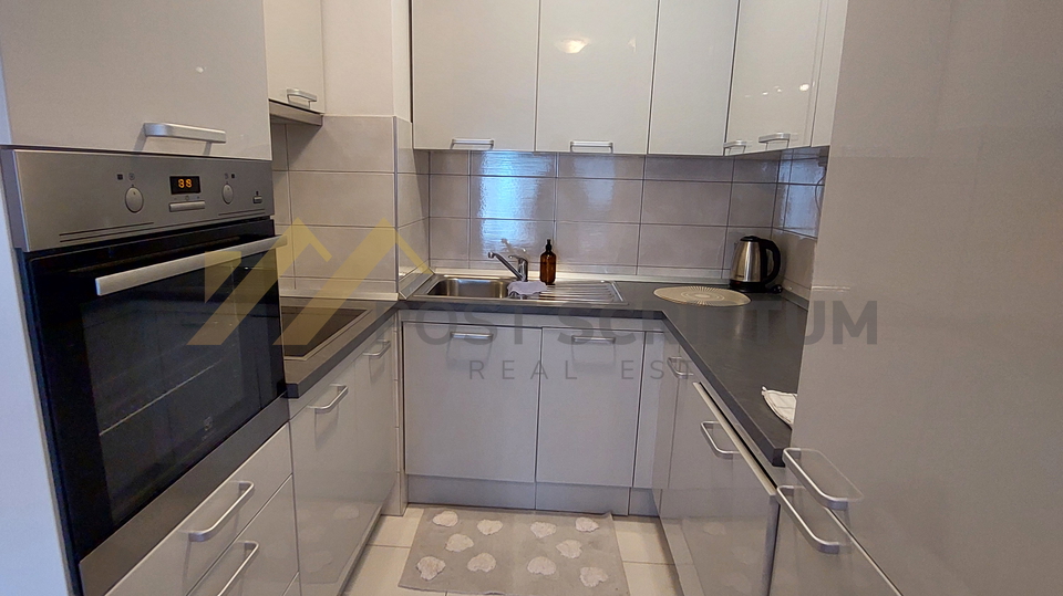 ZENTA, THREE BEDROOM APARTMENT BY THE SEA, LONG-TERM RENT