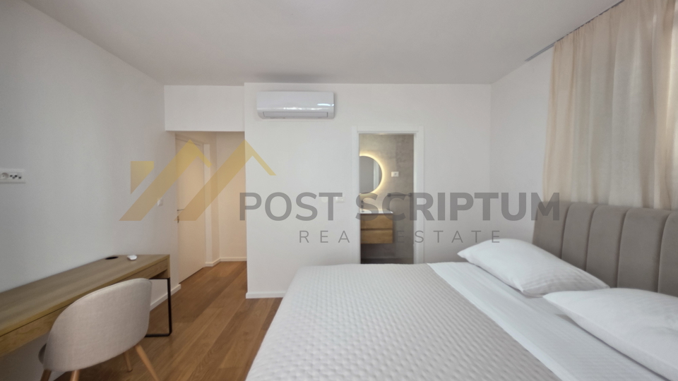 Apartment, 98 m2, For Rent, Makarska