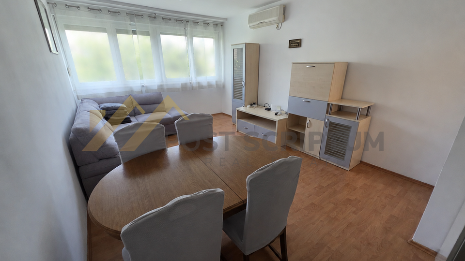 SPLIT 3&comma; KOMFORAN TROSOBAN S NAMJE&Scaron;TAJEM U CIJENI