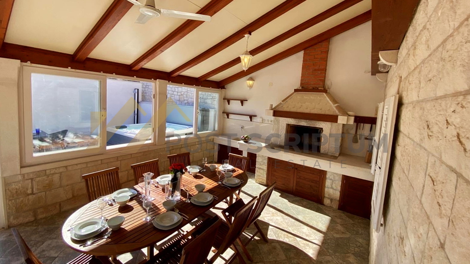 House, 85 m2, For Rent, Pučišća